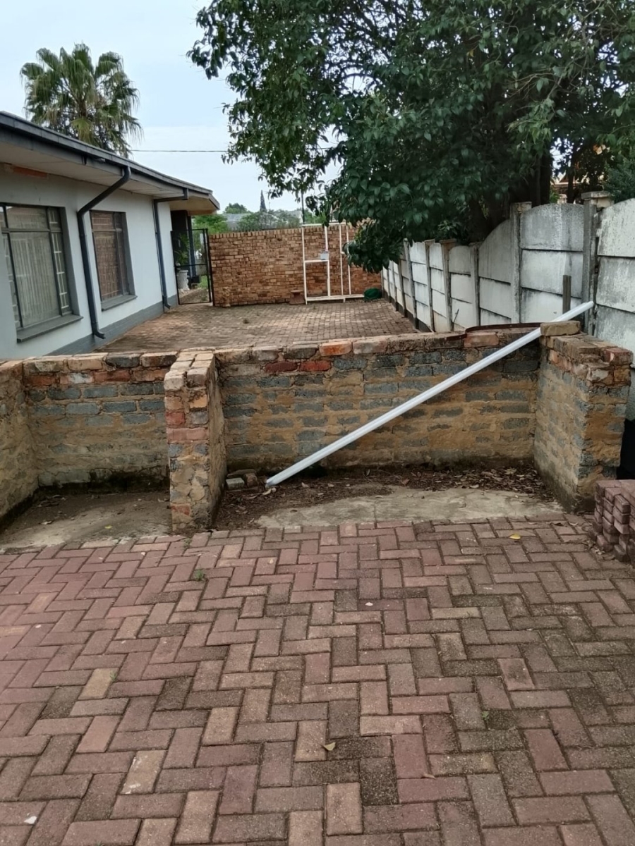 5 Bedroom Property for Sale in Meiringspark North West